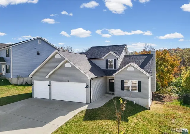 Photo 4 of Single family home for sale at 302 Wolf Pack Dr, Imperial, MO 63052 | MLS# MIS26066782 | Listing updated on 2026-10-29