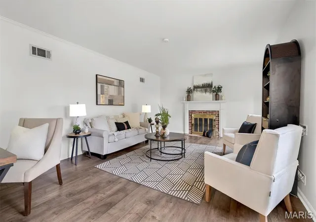 Photo 4 of Single family home for sale at 642 Windrush Dr, Saint Louis, MO 63122 | MLS# MIS26066812 | Listing updated on 2026-10-29