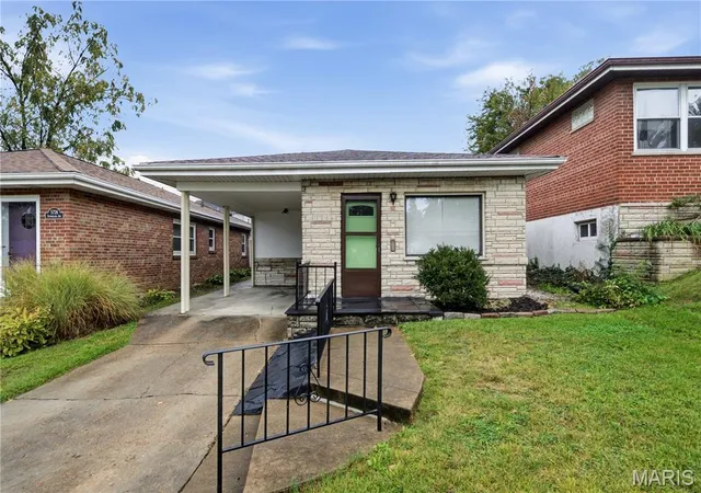 Photo 3 of Single family home for sale at 5730 Sutherland Ave, St Louis, MO 63109 | MLS# MIS26066813 | Listing updated on 2026-10-21