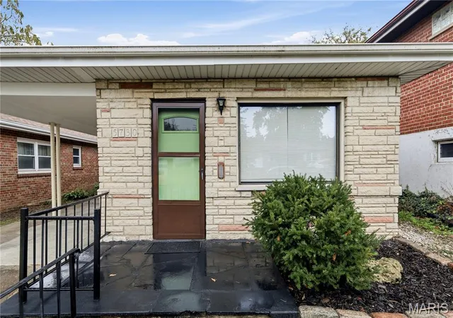 Photo 1 of Single family home for sale at 5730 Sutherland Ave, St Louis, MO 63109 | MLS# MIS26066813 | Listing updated on 2026-10-21
