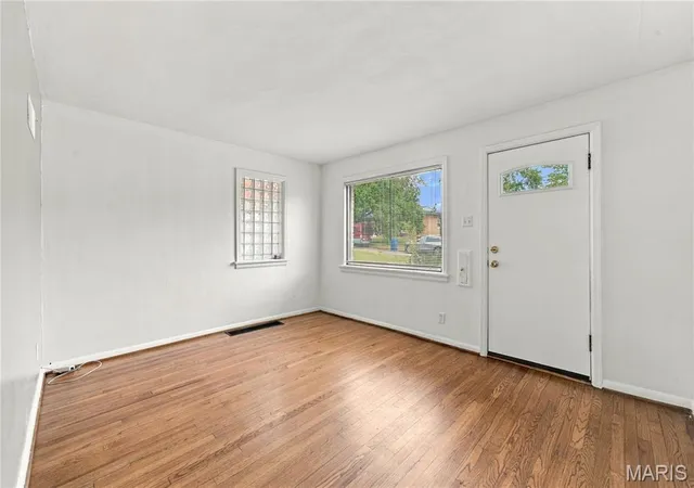 Photo 3 of Single family home for sale at 5730 Sutherland Ave, St Louis, MO 63109 | MLS# MIS26066813 | Listing updated on 2026-10-21