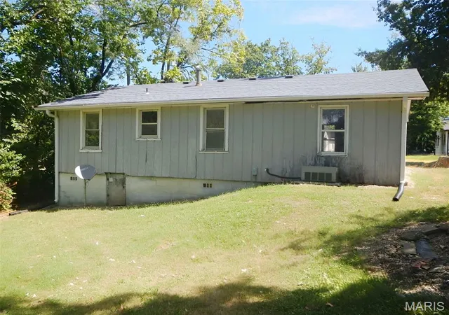 Photo 2 of Sale Pending at 1503 Monroe St, Fulton, MO 65251 | MLS# MIS26066815 | Listing updated on 2026-10-29