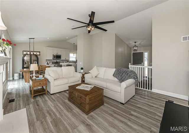 Photo 3 of Single family home for sale at 46 Tulip Bnd Dr, Wentzville, MO 63385 | MLS# MIS26066817 | Listing updated on 2026-10-19