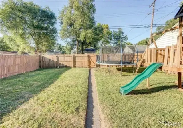 Photo 3 of Single family home for sale at 215 Rohm Pl, Roxana, IL 62084 | MLS# MIS26066821 | Listing updated on 2026-10-27