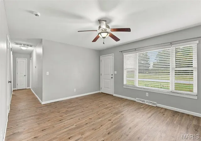 Photo 4 of Single family home for sale at 55 Country Pl Ln, Granite City, IL 62040 | MLS# MIS26066828 | Listing updated on 2026-10-22