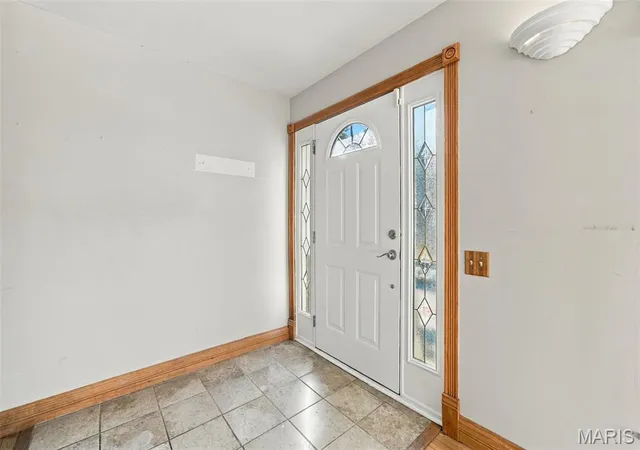 Photo 3 of Single family home for sale at 1207 Fieldhurst Dr, Ballwin, MO 63011 | MLS# MIS26066844 | Listing updated on 2026-10-22