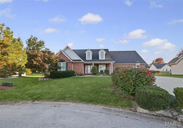 Photo 3 of Single family home for sale at 1205 Rosewood Ct, Godfrey, IL 62035 | MLS# MIS26066848 | Listing updated on 2026-10-22