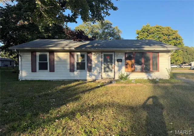 Single family home for sale at 1617 Parklane Dr, East Saint Louis, IL 62206 | MLS# MIS26066854