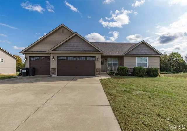 Single family home for sale at 452 Ridge Hvn, Farmington, MO 63640 | MLS# MIS26066861