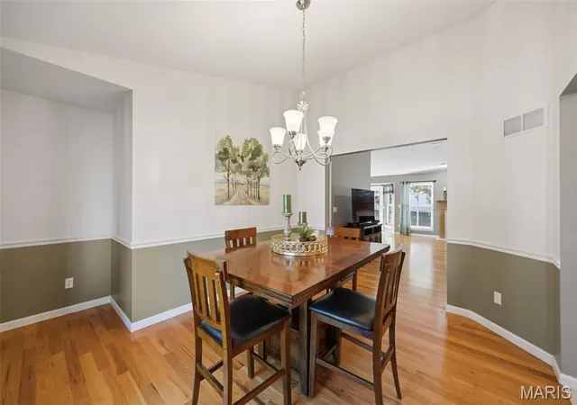 Photo 4 of Single family home for sale at 1669 Summit Ter Ct, Fenton, MO 63026 | MLS# MIS26066865 | Listing updated on 2026-10-21