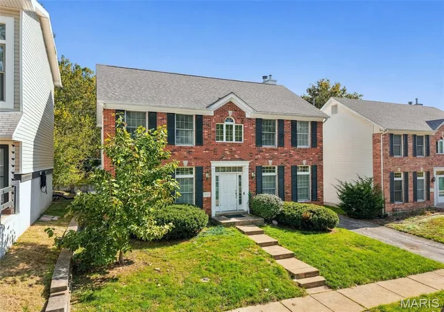 Photo 4 of Single family home for sale at 852 Lionsgate Dr, Saint Louis, MO 63130 | MLS# MIS26066868 | Listing updated on 2026-10-27
