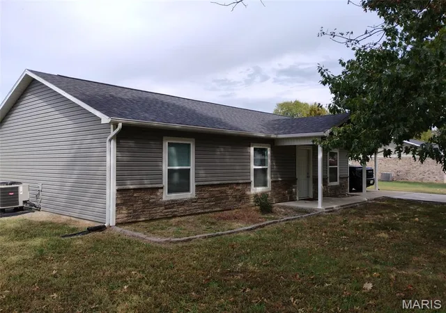 Photo 1 of Single family home for sale at 802 Peggy St, Bertrand, MO 63823 | MLS# MIS26066872 | Listing updated on 2026-10-22