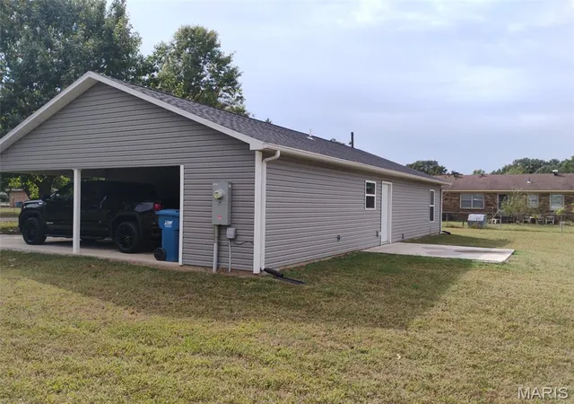 Photo 4 of Single family home for sale at 802 Peggy St, Bertrand, MO 63823 | MLS# MIS26066872 | Listing updated on 2026-10-22
