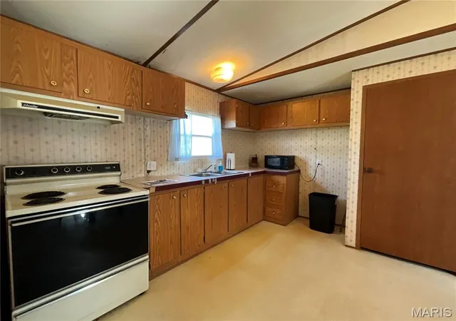 Photo 4 of Manufactured home for sale at 7188 County Rd 1940, Pomona, MO 65789 | MLS# MIS26066873 | Listing updated on 2026-10-21