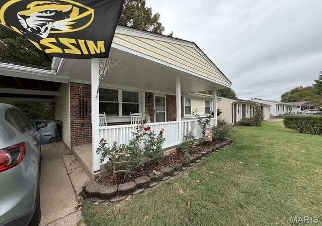 Photo 3 of Single family home for sale at 2809 Penbrooke Ln, Saint Charles, MO 63301 | MLS# MIS26066882 | Listing updated on 2026-10-19