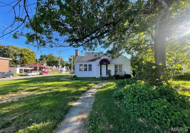Photo 1 of Single family home for sale at 3915 W Main St, Belleville, IL 62226 | MLS# MIS26066887 | Listing updated on 2026-10-20