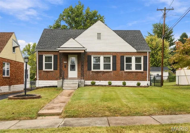 Photo 2 of Single family home for sale at 8901 Oneida Ln, Saint Louis, MO 63114 | MLS# MIS26066888 | Listing updated on 2026-10-22