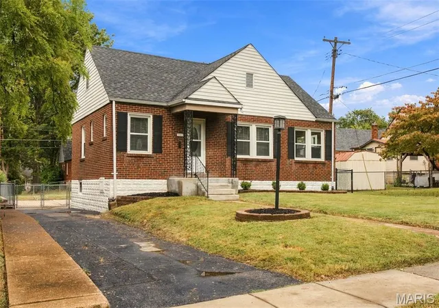 Photo 3 of Single family home for sale at 8901 Oneida Ln, Saint Louis, MO 63114 | MLS# MIS26066888 | Listing updated on 2026-10-22