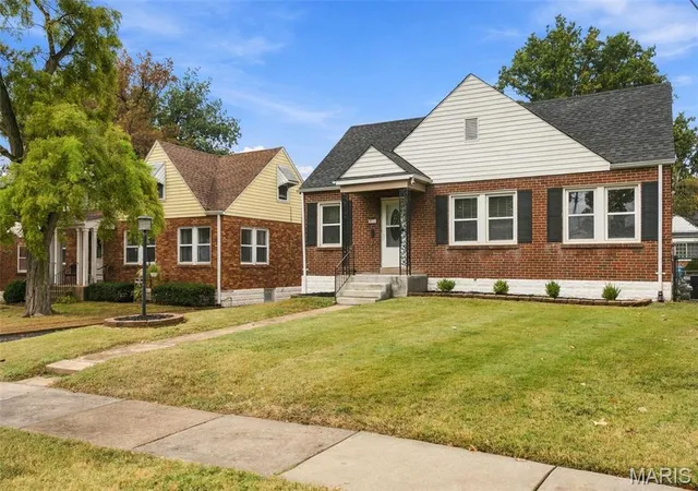 Photo 3 of Single family home for sale at 8901 Oneida Ln, Saint Louis, MO 63114 | MLS# MIS26066888 | Listing updated on 2026-10-22