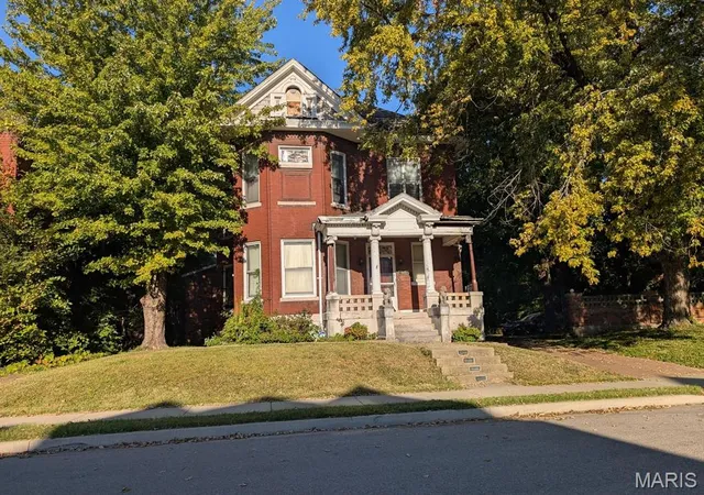 Photo 1 of Single family home for sale at 605 Washington Pl, East Saint Louis, IL 62205 | MLS# MIS26066890 | Listing updated on 2026-10-16