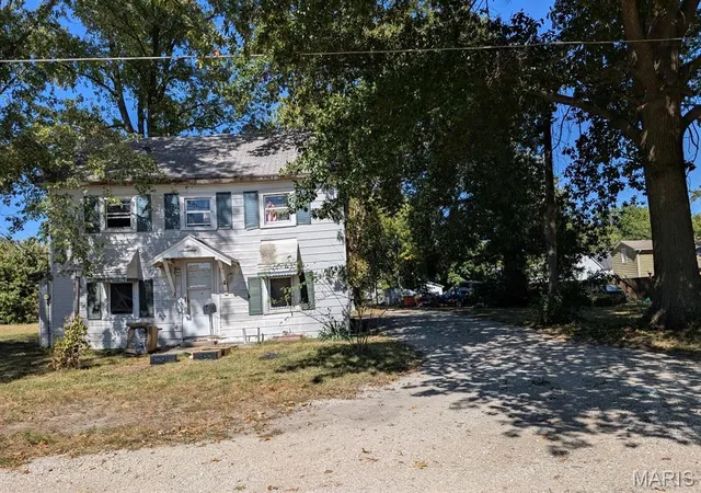 Photo 3 of Single family home for sale at 217 E White St, Marissa, IL 62257 | MLS# MIS26066891 | Listing updated on 2026-10-28