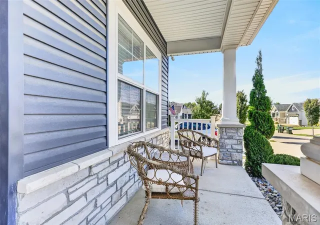 Photo 2 of Sale Pending at 220 Still Crk Dr, Lake Saint Louis, MO 63367 | MLS# MIS26066893 | Listing updated on 2026-10-28