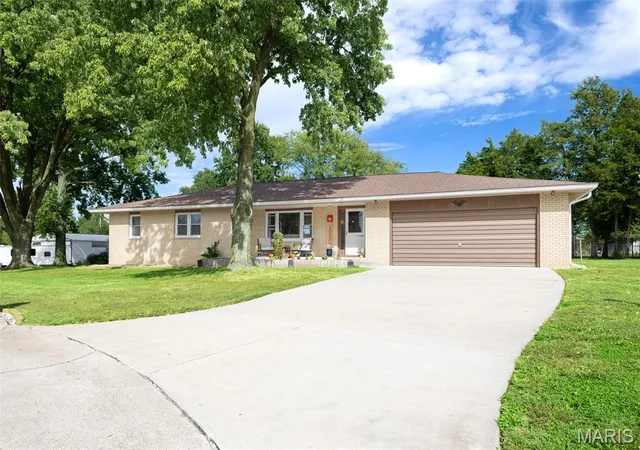 Photo 1 of Single family home for sale at 2017 Valley View Rd, Mexico, MO 65265 | MLS# MIS26066904 | Listing updated on 2026-10-27