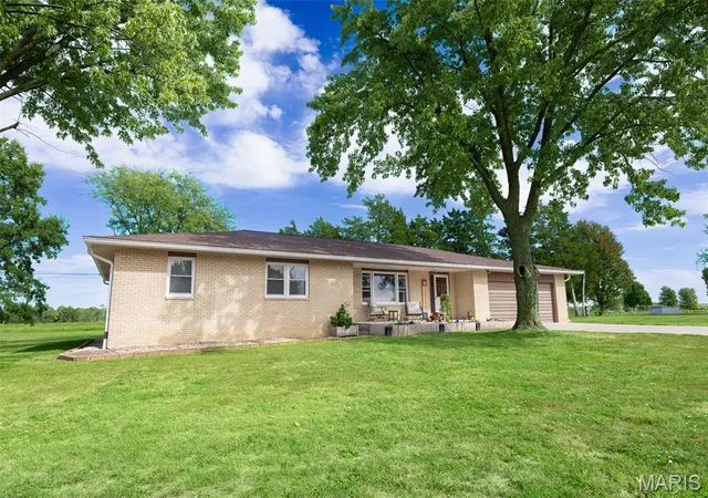 Photo 2 of Single family home for sale at 2017 Valley View Rd, Mexico, MO 65265 | MLS# MIS26066904 | Listing updated on 2026-10-27