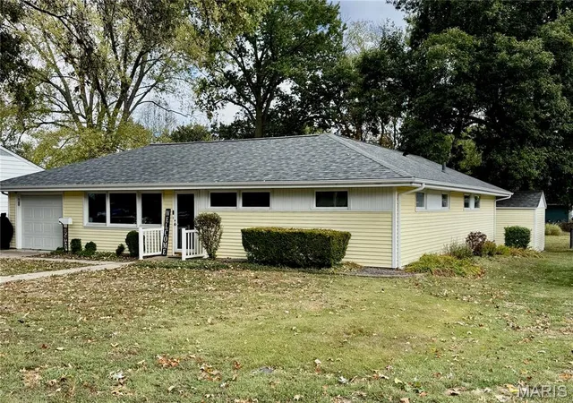 Single family home for sale at 502 Shannon Dr, Greenville, IL 62246 | MLS# MIS26066908
