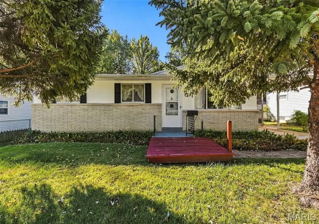 Photo 1 of Single family home for sale at 8622 North Ave, Saint Louis, MO 63114 | MLS# MIS26066909 | Listing updated on 2026-10-19