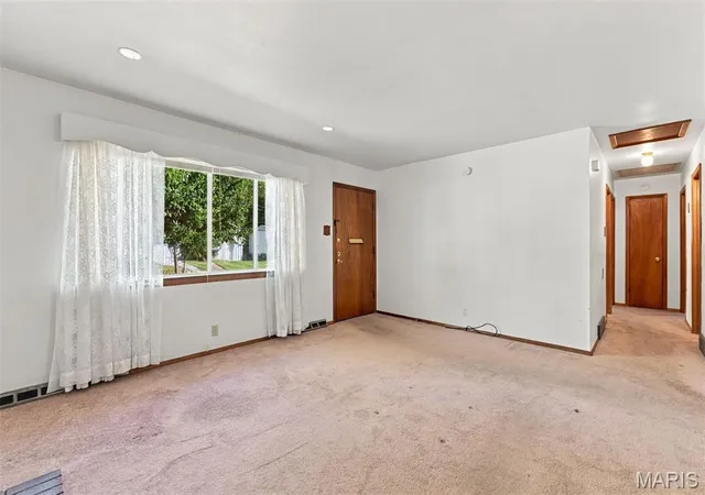 Photo 3 of Single family home for sale at 8622 North Ave, Saint Louis, MO 63114 | MLS# MIS26066909 | Listing updated on 2026-10-19