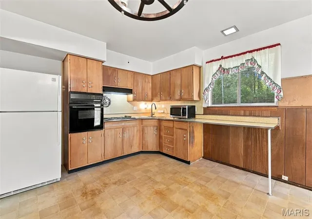 Photo 4 of Single family home for sale at 8622 North Ave, Saint Louis, MO 63114 | MLS# MIS26066909 | Listing updated on 2026-10-19