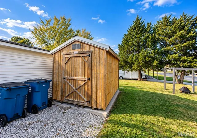 Photo 4 of Single family home for sale at 204 Butcher St, Bethalto, IL 62010 | MLS# MIS26066919 | Listing updated on 2026-10-23