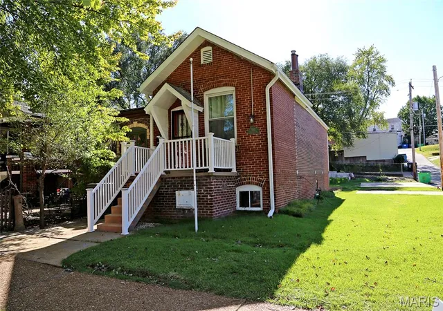 Single family home for sale at 5512 Columbia Ave, Saint Louis, MO 63139 | MLS# MIS26066920