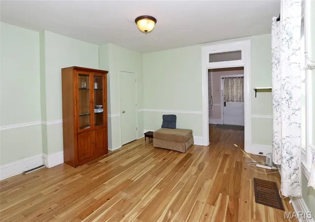 Photo 4 of Single family home for sale at 5512 Columbia Ave, Saint Louis, MO 63139 | MLS# MIS26066920 | Listing updated on 2026-10-21