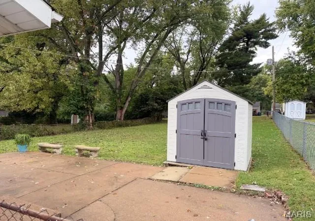 Photo 1 of Sale Pending at 3581 Valleywood Dr, Saint Louis, MO 63114 | MLS# MIS26066926 | Listing updated on 2026-10-21