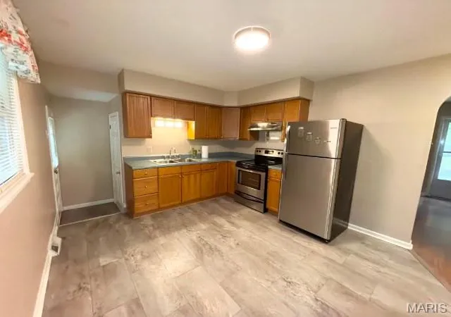 Photo 2 of Sale Pending at 3581 Valleywood Dr, Saint Louis, MO 63114 | MLS# MIS26066926 | Listing updated on 2026-10-21