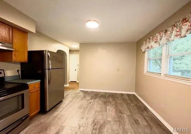 Photo 3 of Sale Pending at 3581 Valleywood Dr, Saint Louis, MO 63114 | MLS# MIS26066926 | Listing updated on 2026-10-21