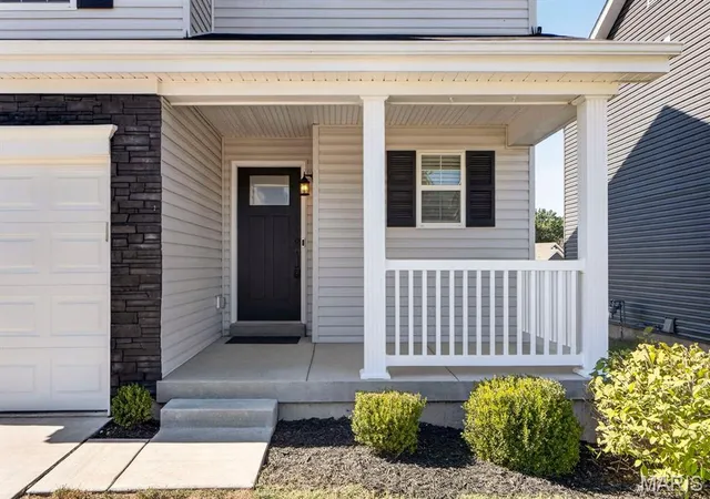 Photo 1 of Single family home for sale at 511 Rolling Meadow Dr, Eureka, MO 63025 | MLS# MIS26066933 | Listing updated on 2026-10-20