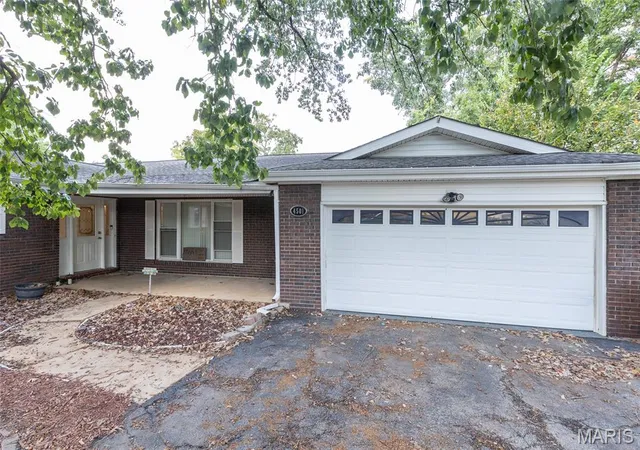 Photo 1 of Single family home for sale at 4501 Meadow Dr, High Ridge, MO 63049 | MLS# MIS26066938 | Listing updated on 2026-10-22