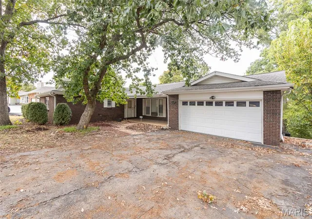 Photo 2 of Single family home for sale at 4501 Meadow Dr, High Ridge, MO 63049 | MLS# MIS26066938 | Listing updated on 2026-10-22