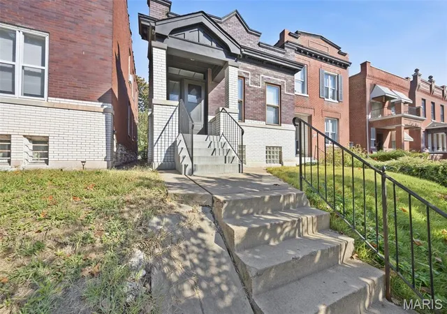 Photo 3 of Single family home for sale at 3443 Alberta St, Saint Louis, MO 63118 | MLS# MIS26066949 | Listing updated on 2026-10-24