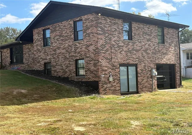 Photo 2 of Single family home for sale at 701 S Ridge Ave, Steeleville, IL 62288 | MLS# MIS26066951 | Listing updated on 2026-10-26
