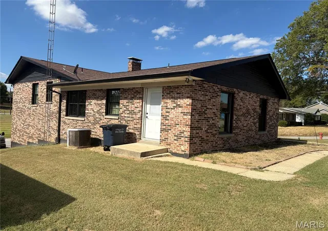 Photo 3 of Single family home for sale at 701 S Ridge Ave, Steeleville, IL 62288 | MLS# MIS26066951 | Listing updated on 2026-10-26