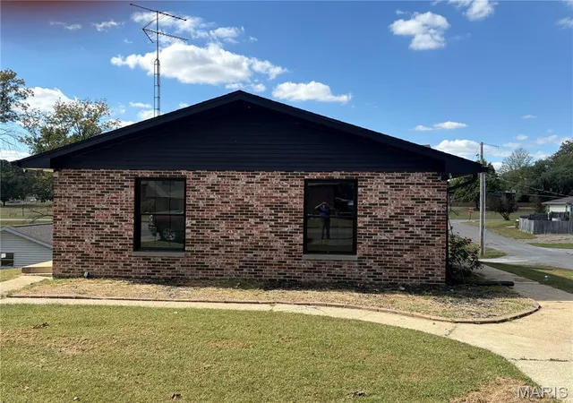 Photo 4 of Single family home for sale at 701 S Ridge Ave, Steeleville, IL 62288 | MLS# MIS26066951 | Listing updated on 2026-10-26