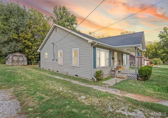 Photo 3 of Single family home for sale at 663 Wood River Ave, Cottage Hills, IL 62018 | MLS# MIS26066954 | Listing updated on 2026-10-22