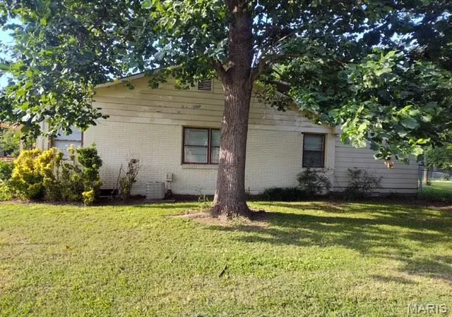 Photo 2 of Single family home for sale at 406 Washington St, Malden, MO 63863 | MLS# MIS26066957 | Listing updated on 2026-10-18