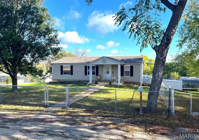 Single family home for sale at 307 Clara Ave, Potosi, MO 63664 | MLS# MIS26066962