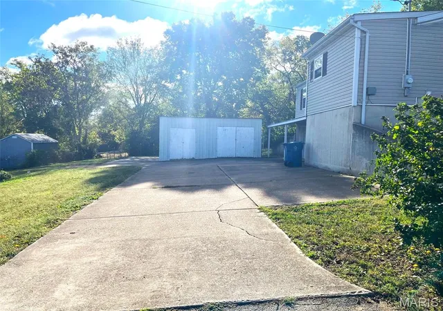 Photo 2 of Single family home for sale at 307 Clara Ave, Potosi, MO 63664 | MLS# MIS26066962 | Listing updated on 2026-10-19