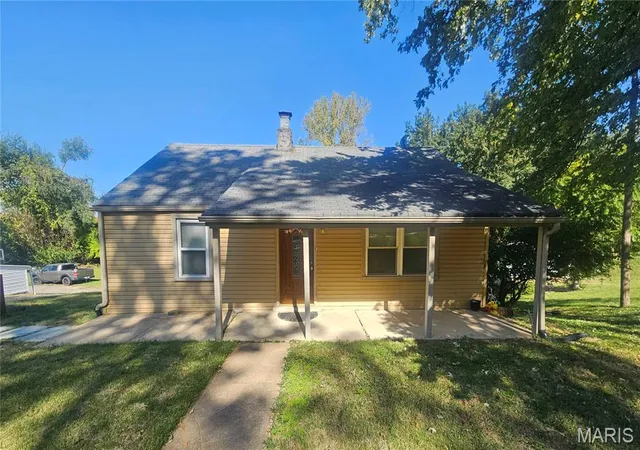 Photo 2 of Single family home for sale at 3535 Welland Ave, Bridgeton, MO 63044 | MLS# MIS26066964 | Listing updated on 2026-10-21